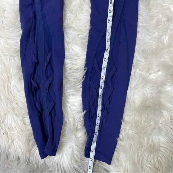 Lululemon Essential Rhythm Workout‎ Leggings 4 - Picture 10 of 12